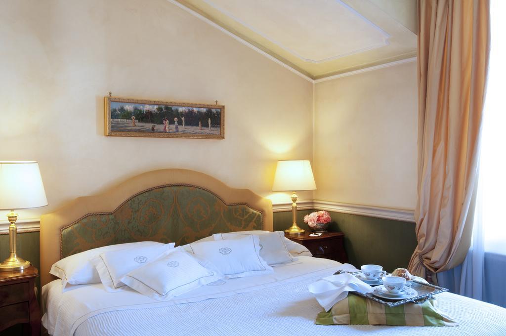 Petit Palais Hotel De Charme Milan Room photo