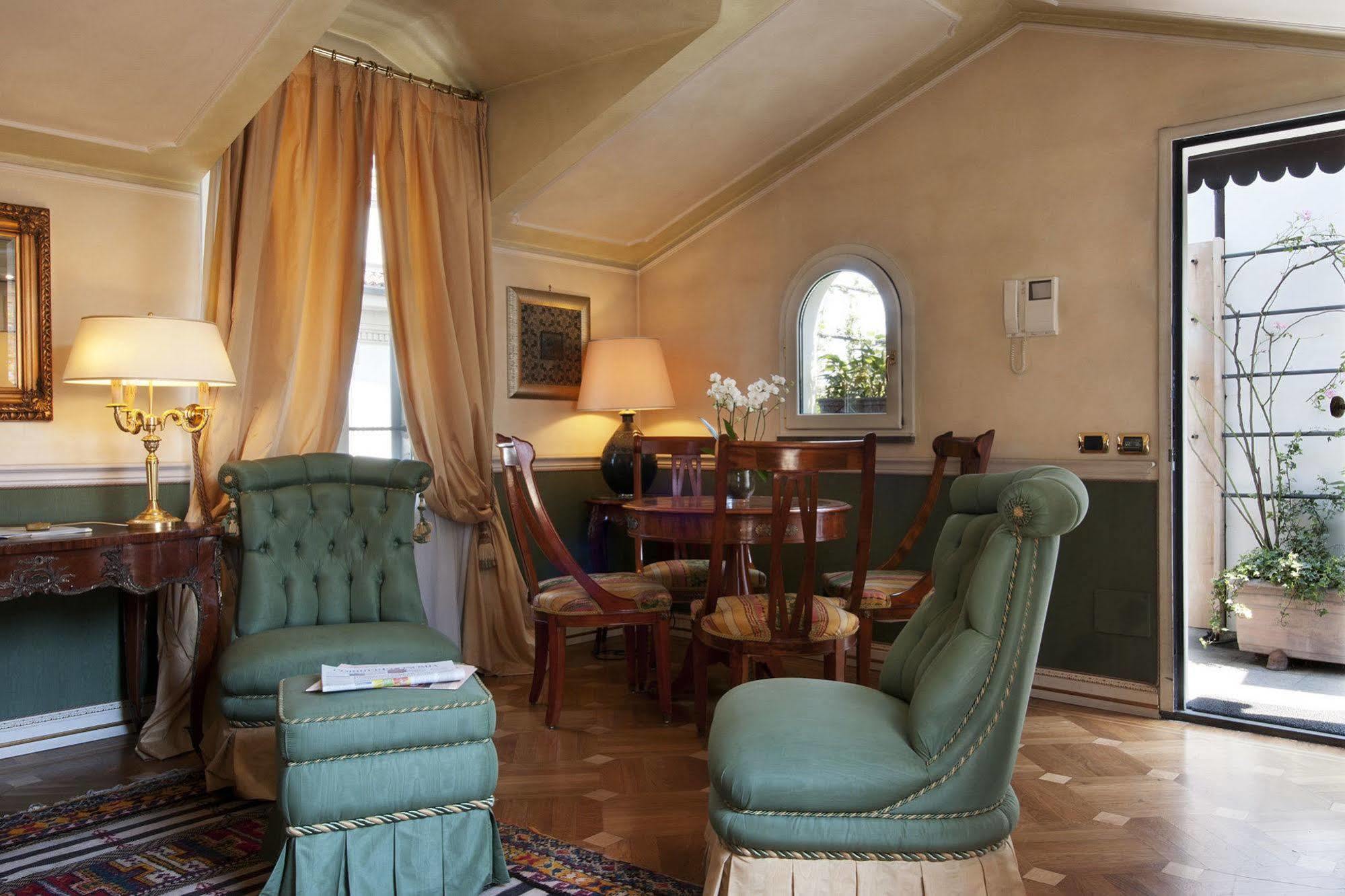 Petit Palais Hotel De Charme Milan Room photo